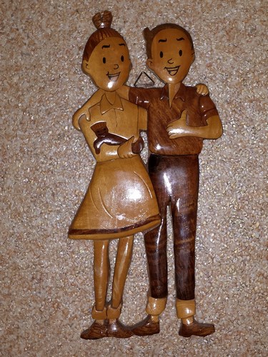 Curiosa - houten sw samen staand (80K)