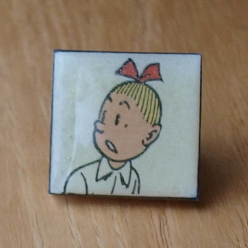 Curiosa - pin wiske vierkant (59K)