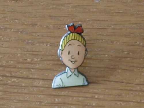 Curiosa - wiske torso 1992 pin (33K)